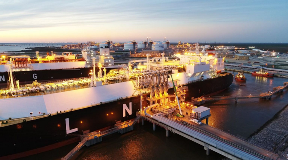 Global LNG Exports Growth Slows to 9-Year Low