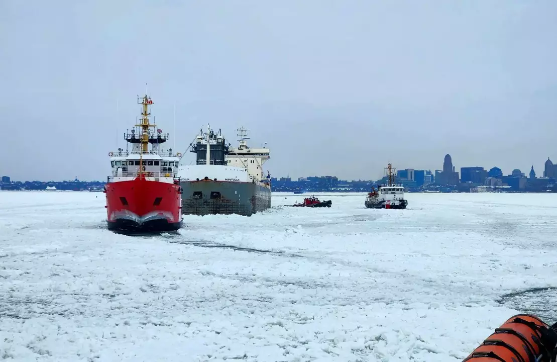 “Icebound Rescue: How U.S. and Canadian Coast Guards United to Save the Manitoulin”