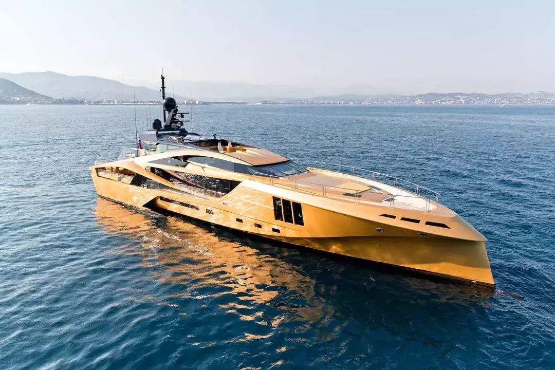 “$2 Million Price Drop: Luxury All-Carbon Superyacht Now on the Market”