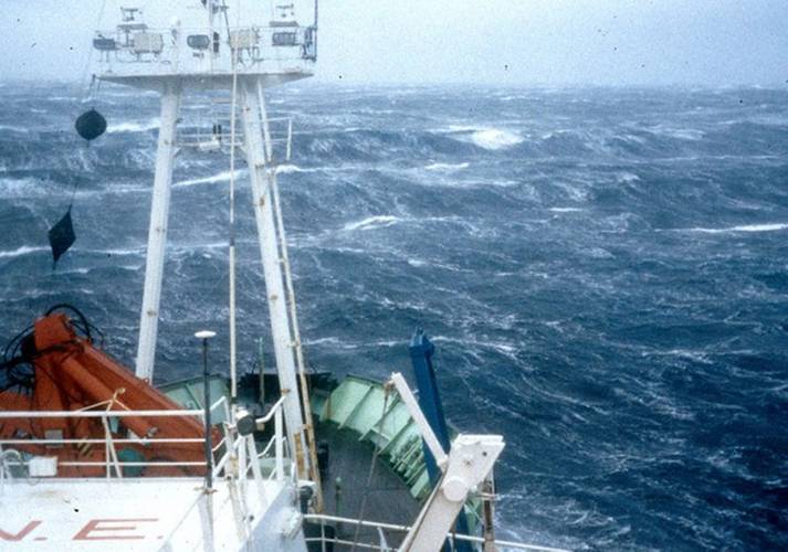 RRS Discovery: Surviving the Night of Record-Breaking Monster Waves